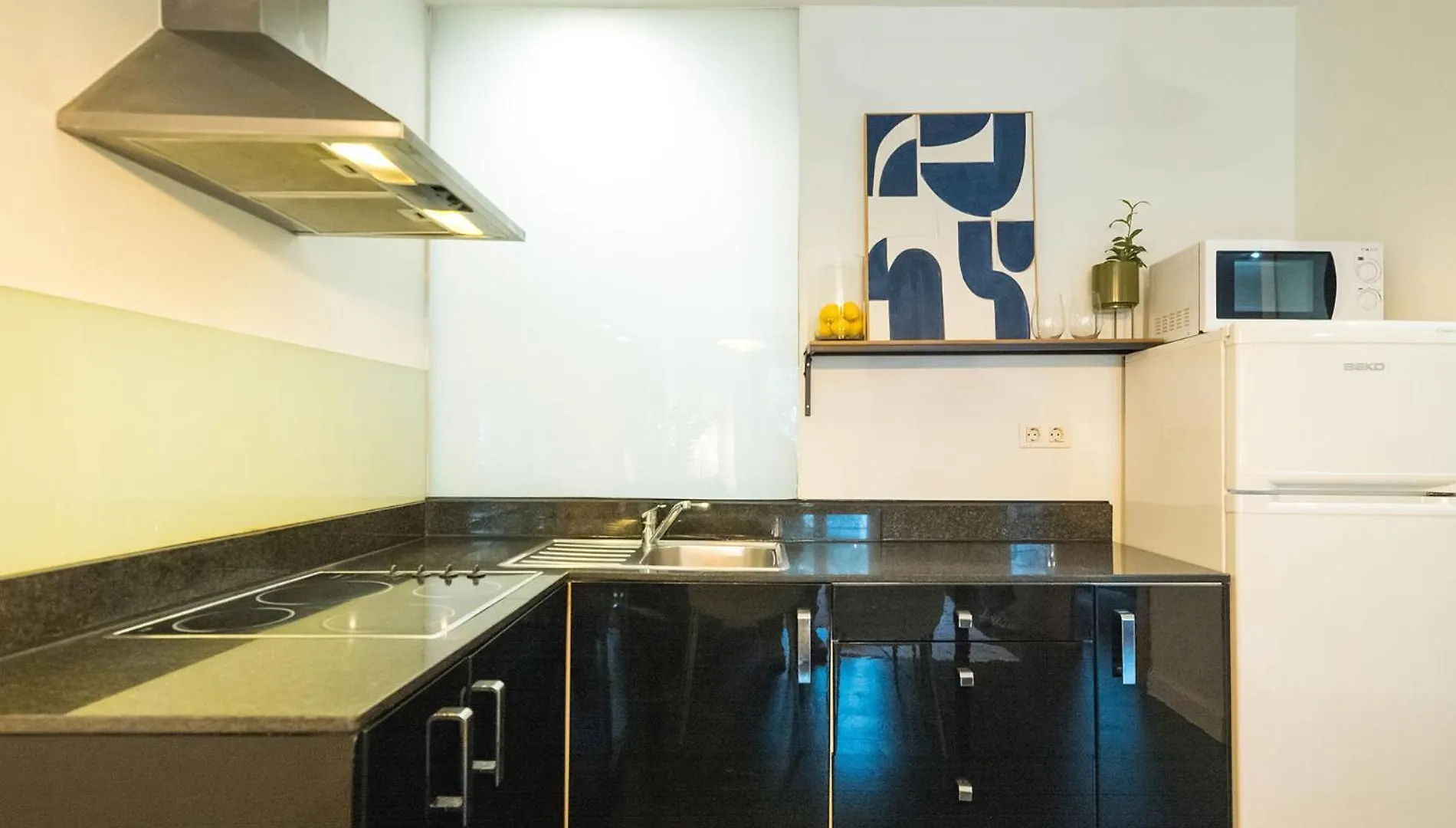 Dana - Enjoy Apartments Rocafort Barselona
