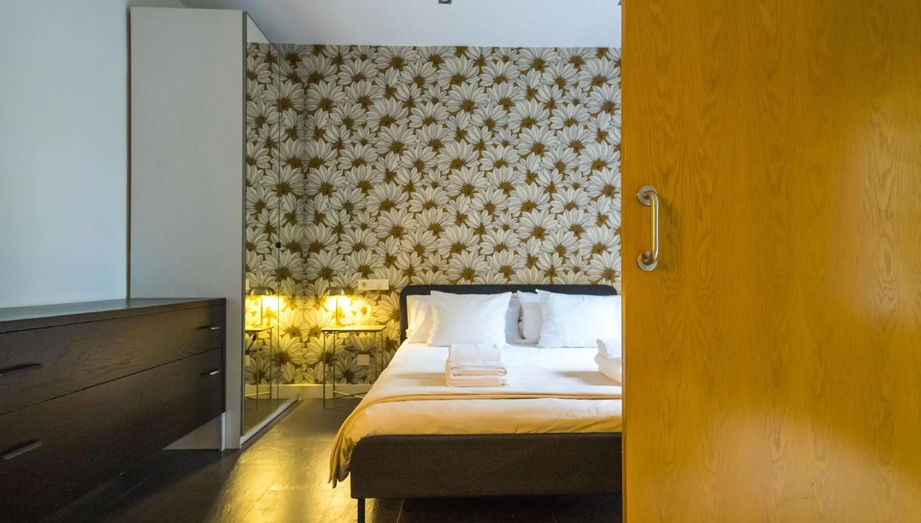 Dana - Enjoy Apartments Rocafort Barselona 0*,  İspanya