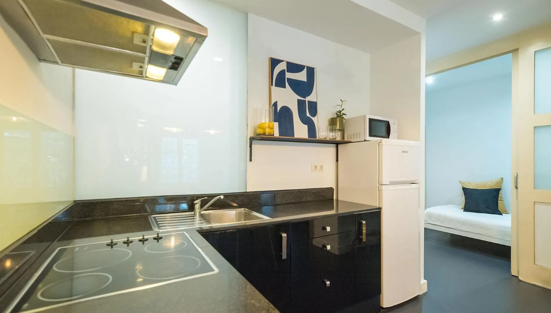 Dana - Enjoy Apartments Rocafort Barselona